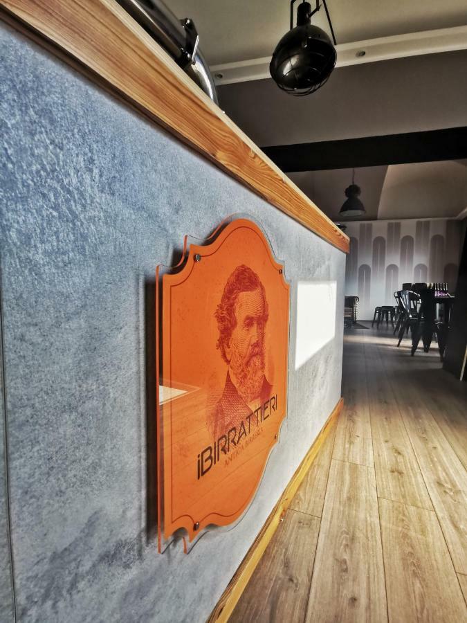 Regis B&B Appartamenti Centro Storico Chivasso Zewnętrze zdjęcie